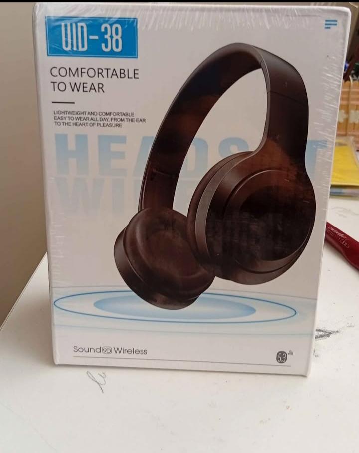 Audífonos blancos Bluetooth