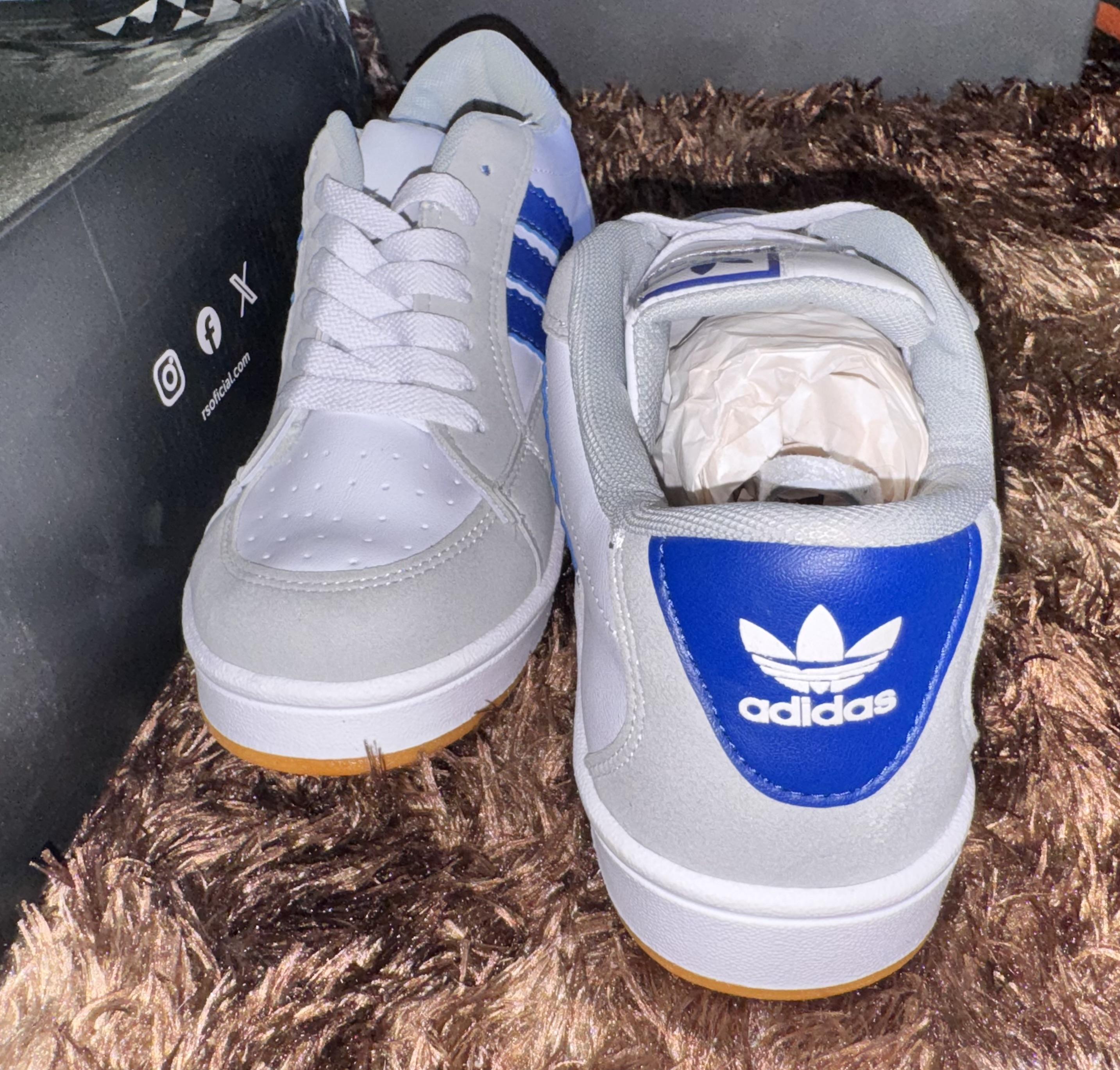 Zapatos Adidas réplicas talla 39-40 nuevos blancas con azul