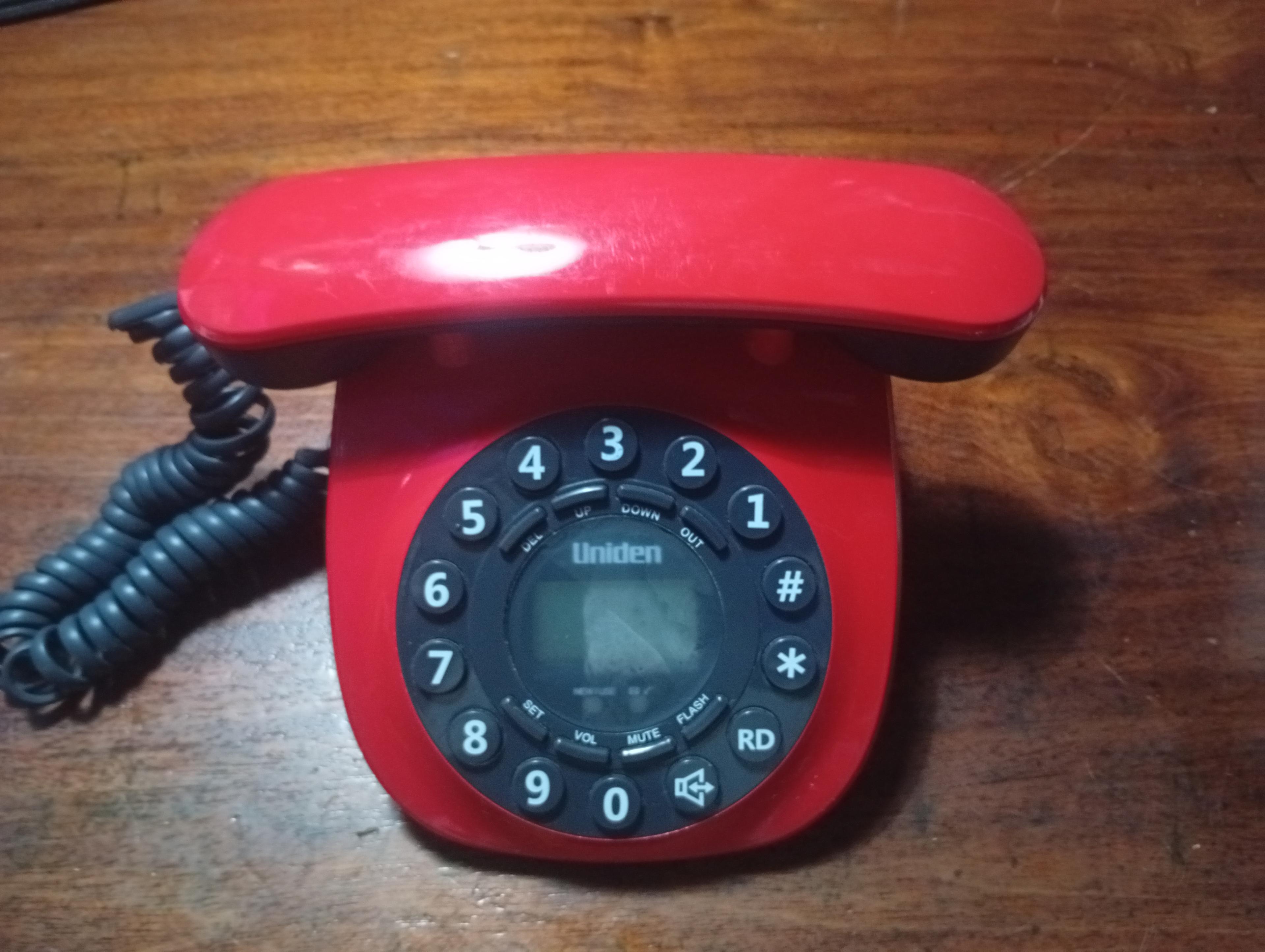 Teléfono antiguo